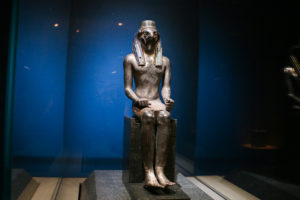 隼頭神坐像　前1295－前1213年
