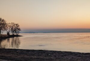 長浜の琵琶湖畔