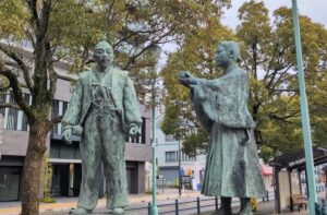 長浜駅前の豊臣秀吉と三成像