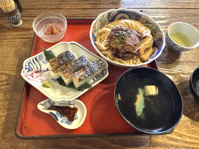 翼果楼　焼鯖そうめんの定食