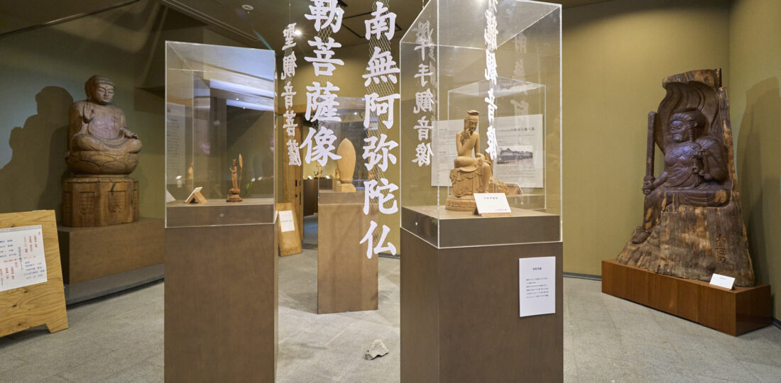 醒井木彫美術館 内観